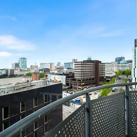 2 Bedroom With Balcony - Free Parking Birmingham